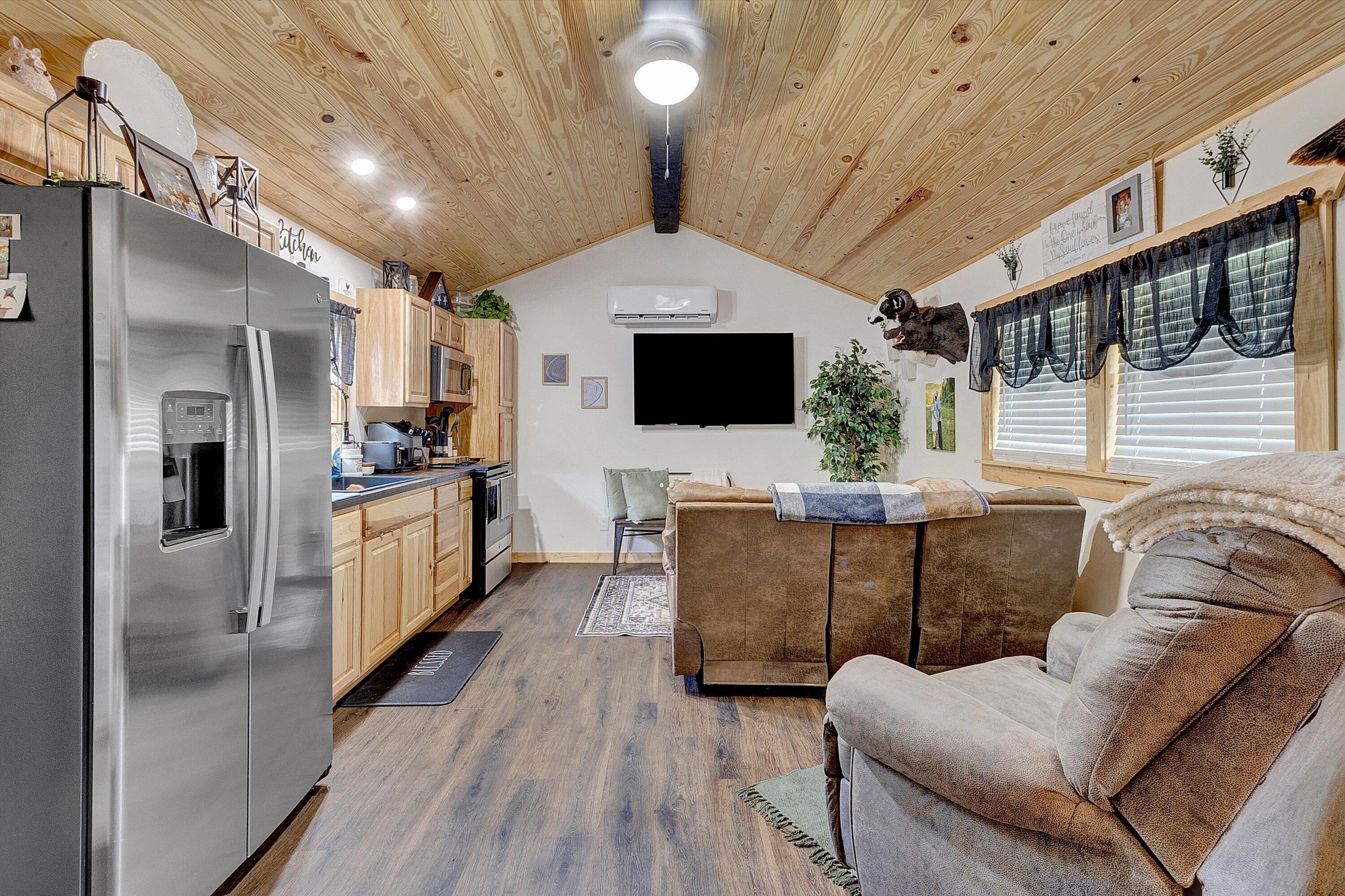 7506 Roaring Run Road Covington, VA 24426 - Photo 6 of 23 04-201A1374