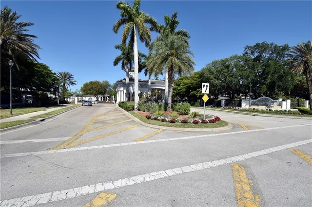$400,000 | 15151 Summit Pl Circle, Unit 231, Naples, FL 34119