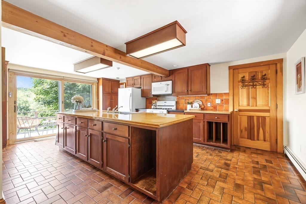 32 Everett Street Sherborn, MA 01770 - Photo 13 of 35