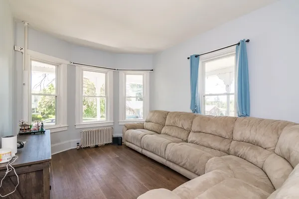 $2,000 | 208 Prospect Street, Unit 1, Chicopee, MA 01013
