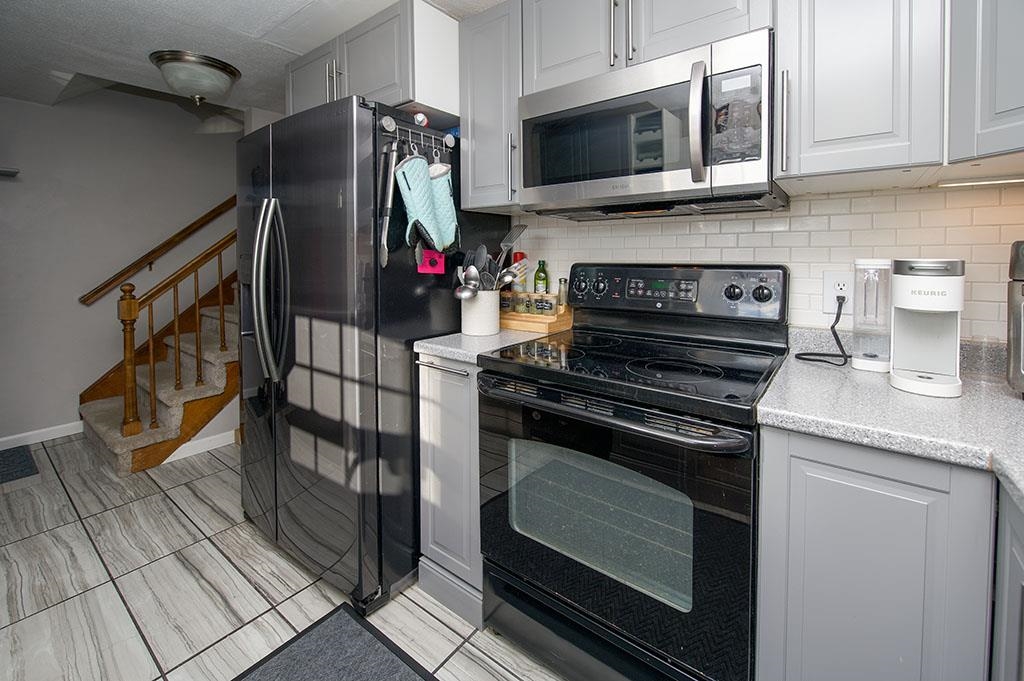 138 Newton Road, Unit 7 Plaistow, NH 03865 - Photo 5 of 30 Gallery Image 5