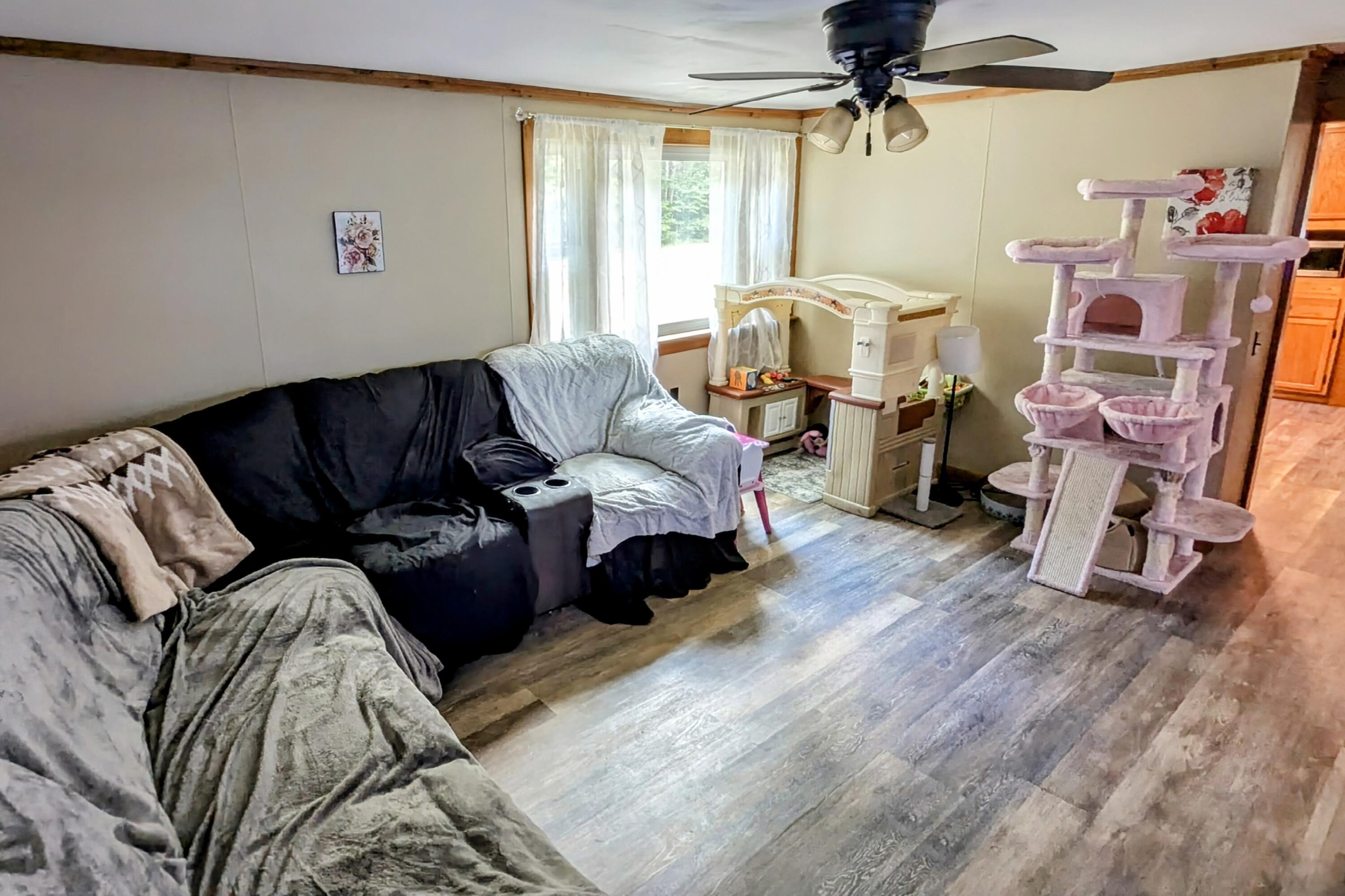 189 Shusta Road Madison, ME 04950 - Photo 21 of 30 Livingroom 3