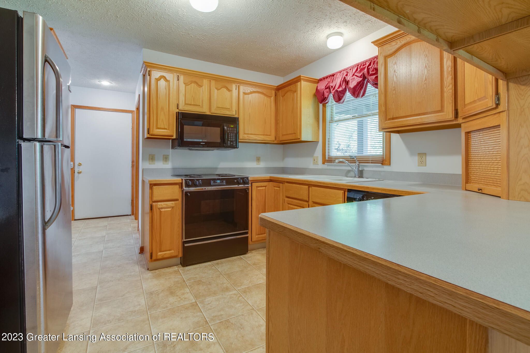 8756 Coleman Road Haslett, MI 48840 - Photo 8 of 37 8756_Coleman_BROCK-31