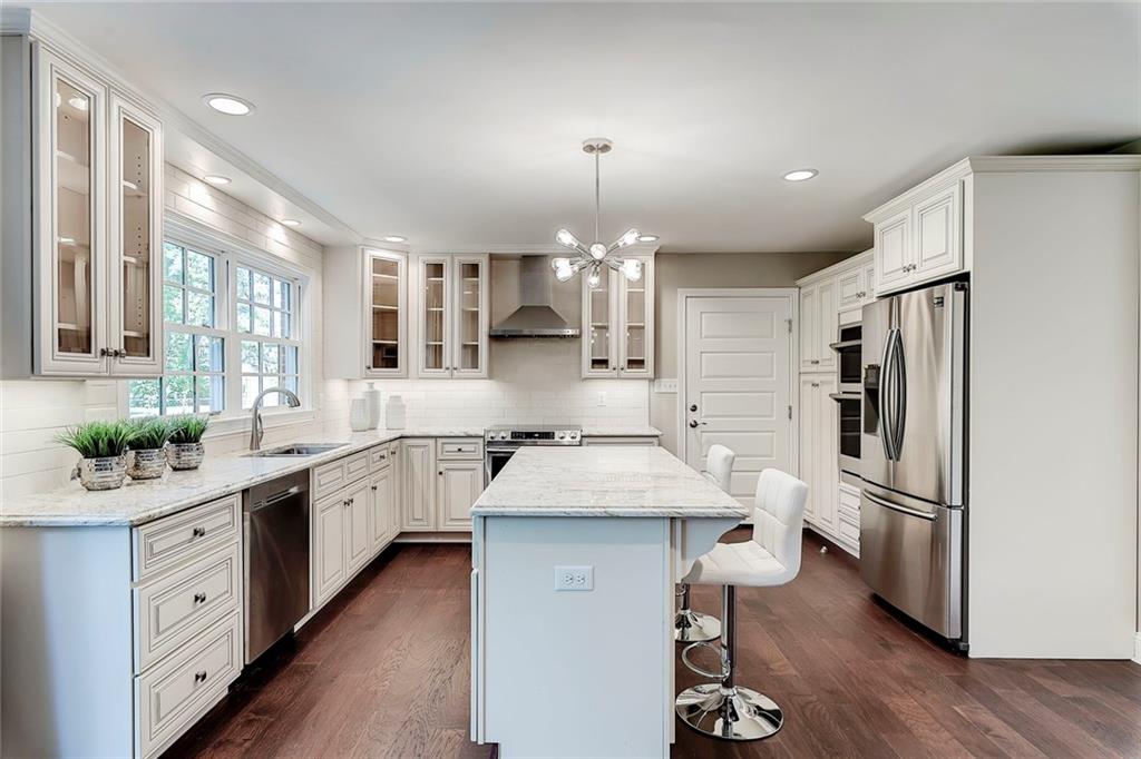 7126 Larkshall Road Indianapolis, IN 46250 - Photo 4 of 44 Gallery Image 4