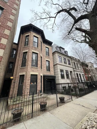 $3,450 | 2118 North Seminary Avenue, Unit 2, Chicago, IL 60614