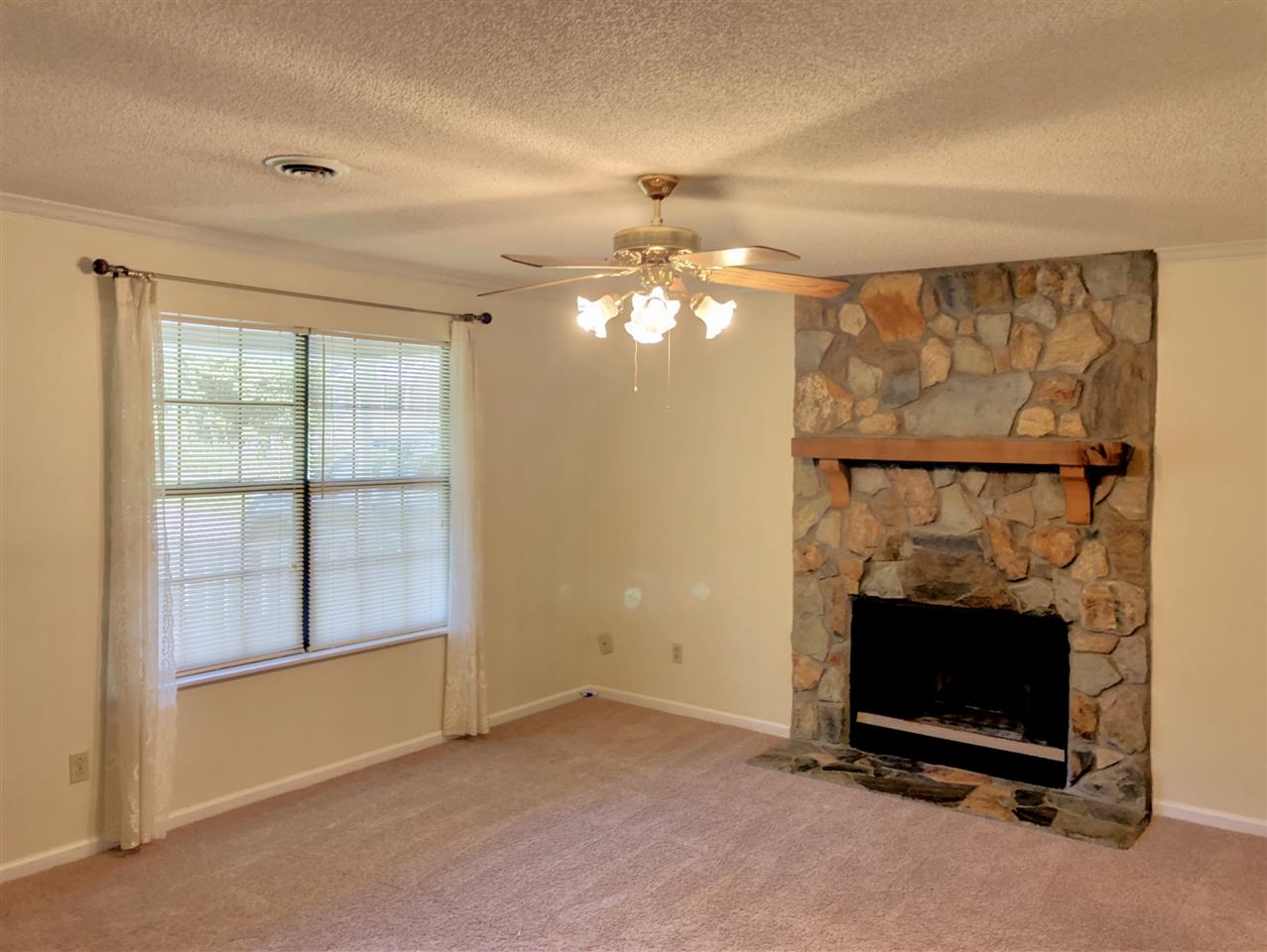 130 Gower Road Spartanburg, SC 29303 - Photo 4 of 20 Living Room