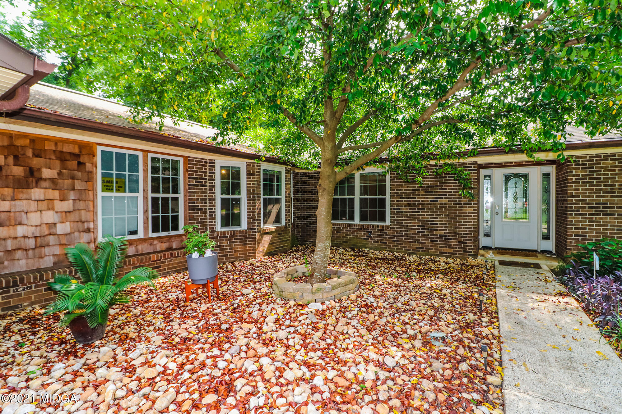 1571 Walker Road Byron, GA 31008 - Photo 49 of 60 a view of a house with backyard and garden
