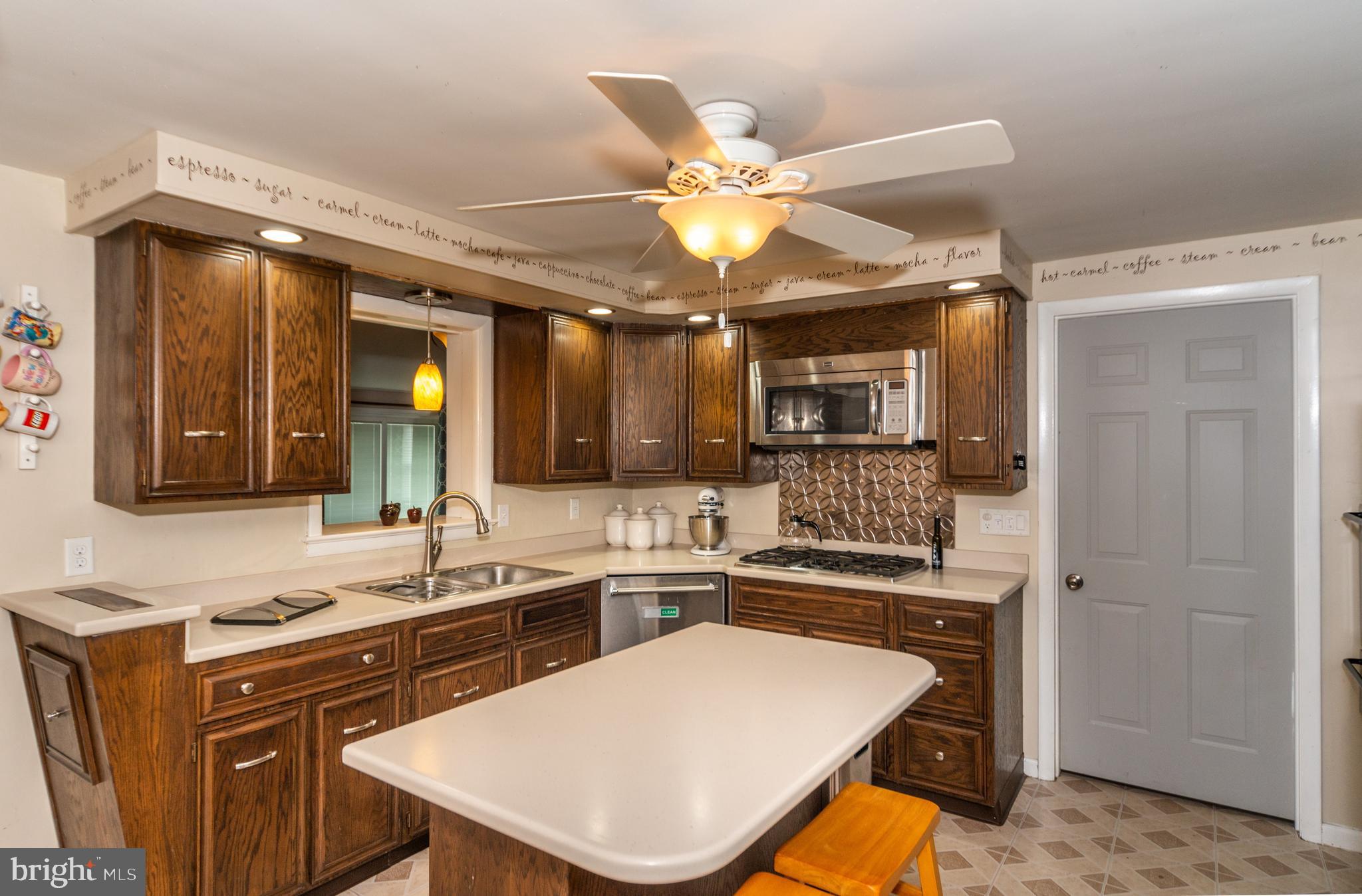 2230 Sycamore Road York, PA 17408 - Photo 8 of 27