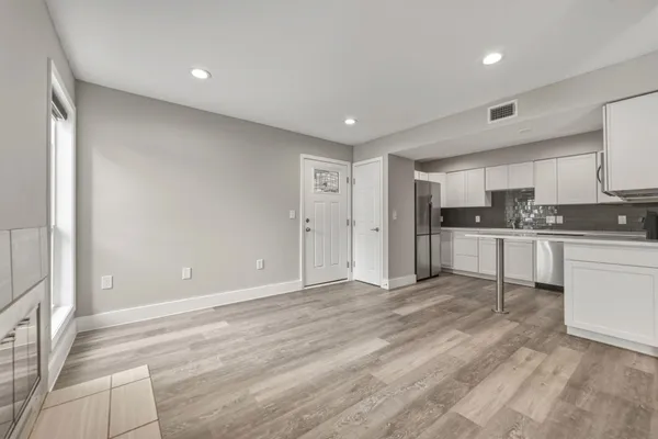 $160,000 | 935 La Posada Drive, Unit 144, Austin, TX 78752