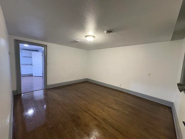 $1,050 | 1941 South Winona Lane, Unit LOWR, Milwaukee, WI 53204