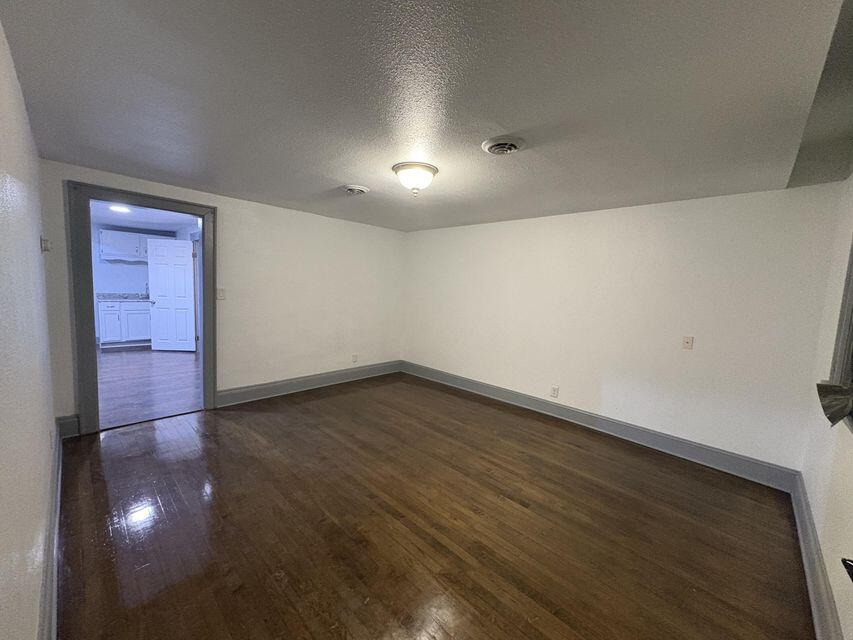 1941 South Winona Lane, Unit LOWR Milwaukee, WI 53204 - Photo 3 of 11 Living room