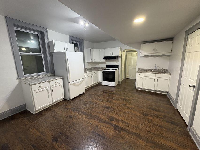 1941 South Winona Lane, Unit LOWR Milwaukee, WI 53204 - Photo 7 of 11 Kitchen