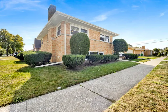 $509,900 | 1900 Manchester Avenue, Westchester, IL 60154