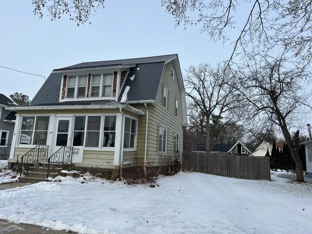 $225,000 | 712 Charles Street, Fort Atkinson, WI 53538
