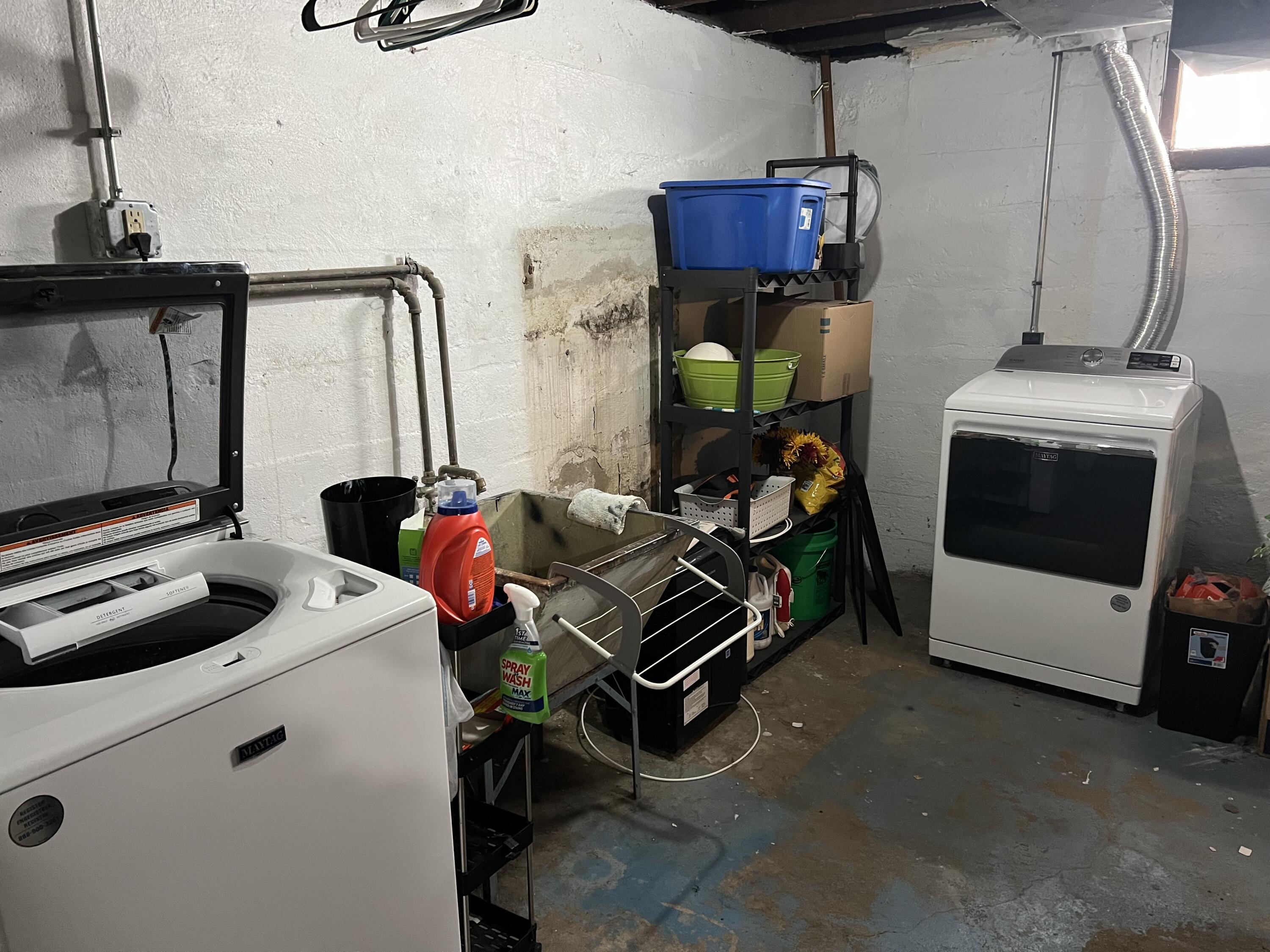 712 Charles Street Fort Atkinson, WI 53538 - Photo 24 of 27 Laundry