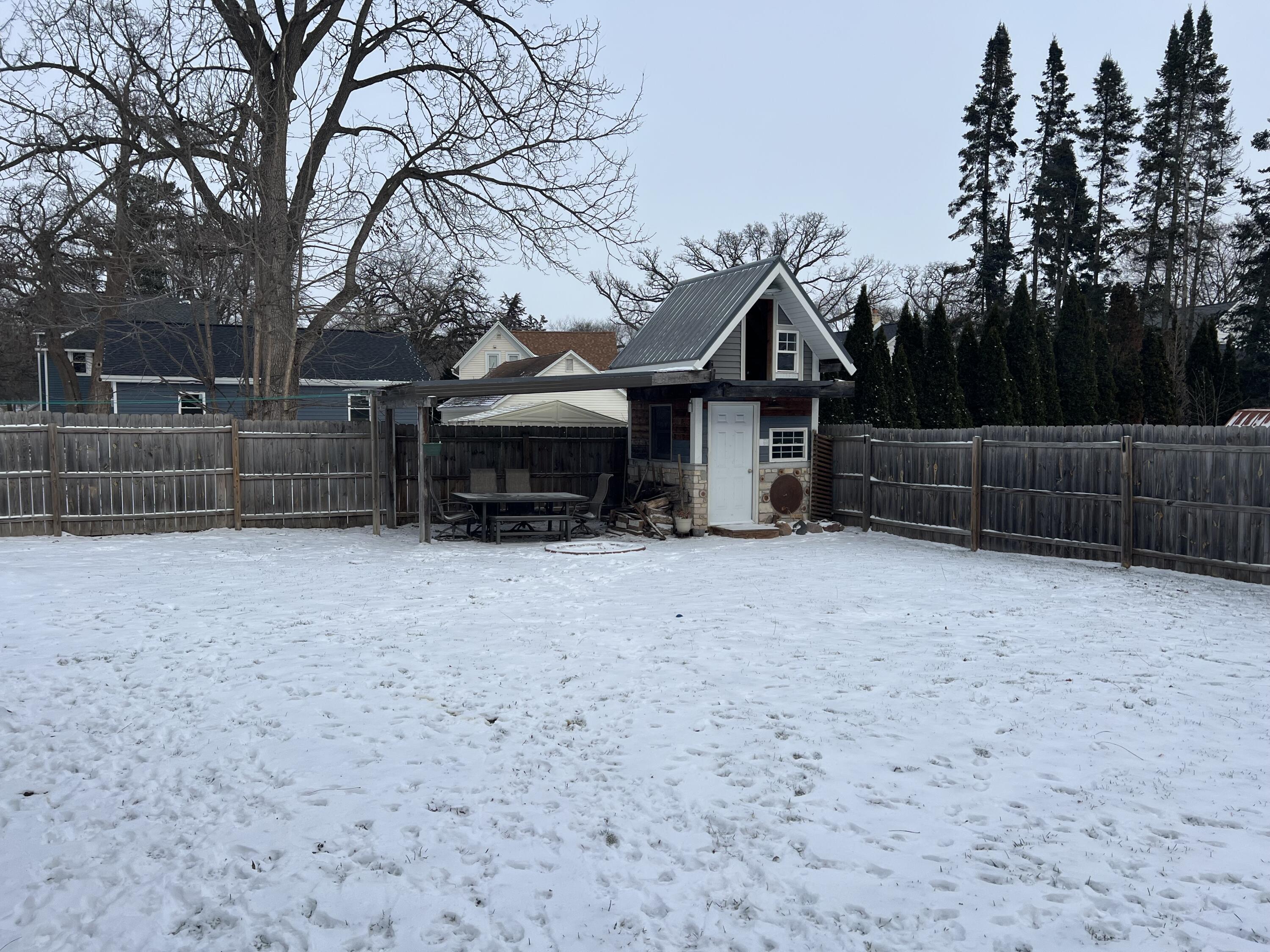 712 Charles Street Fort Atkinson, WI 53538 - Photo 5 of 27 IMG_0330