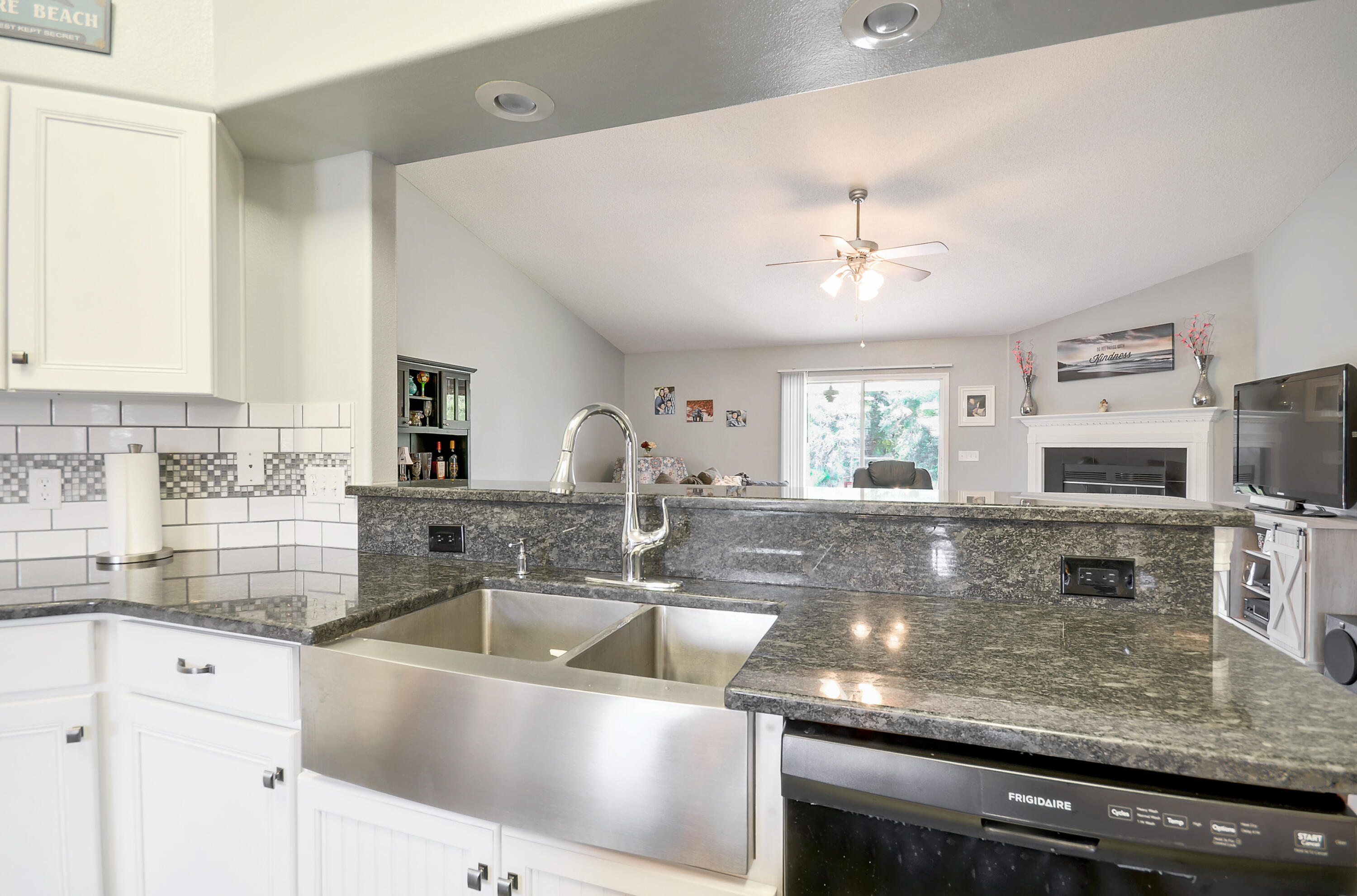 2664 Lincoln Road Navarre, FL 32566 - Photo 15 of 54 Gallery Image 15