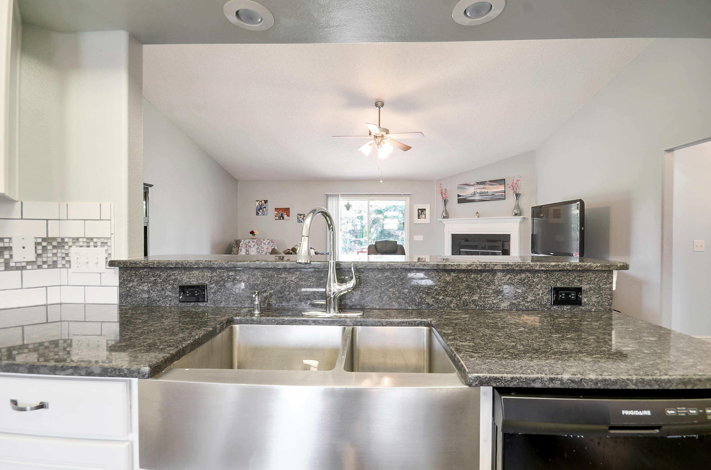 2664 Lincoln Road Navarre, FL 32566 - Photo 16 of 54 Gallery Image 16