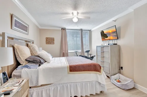 $2,150 | 103 Yacht Club Way, Unit 206, Hypoluxo, FL 33462