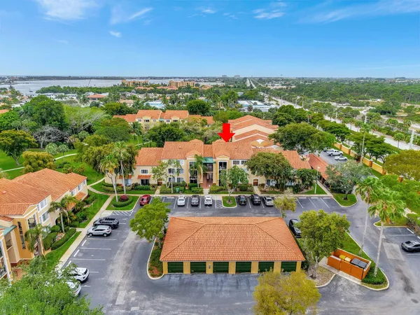 $2,150 | 103 Yacht Club Way, Unit 206, Hypoluxo, FL 33462