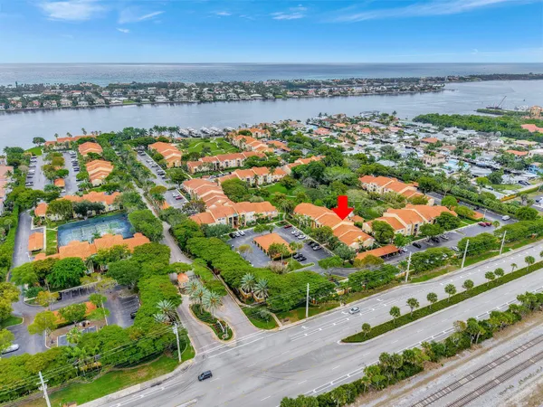 $2,150 | 103 Yacht Club Way, Unit 206, Hypoluxo, FL 33462