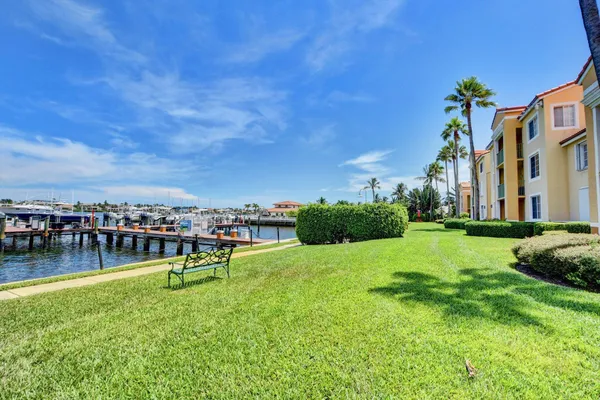 $2,150 | 103 Yacht Club Way, Unit 206, Hypoluxo, FL 33462