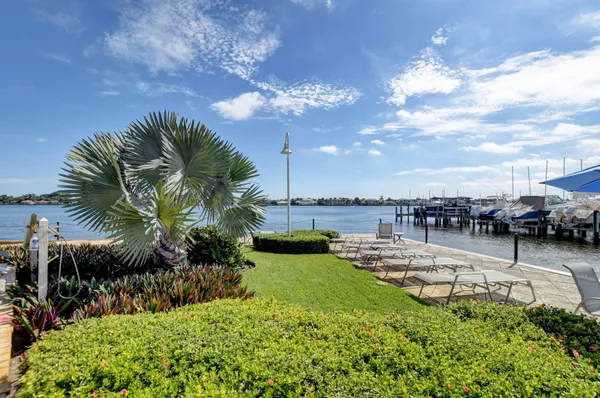 $2,150 | 103 Yacht Club Way, Unit 206, Hypoluxo, FL 33462