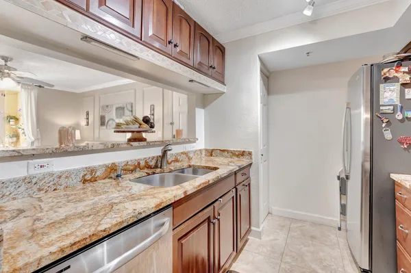 $2,150 | 103 Yacht Club Way, Unit 206, Hypoluxo, FL 33462