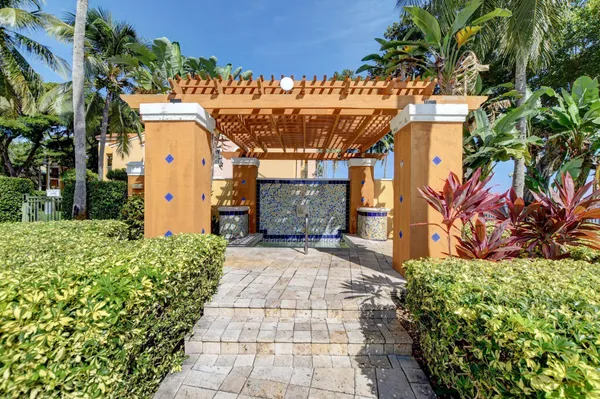 $2,150 | 103 Yacht Club Way, Unit 206, Hypoluxo, FL 33462