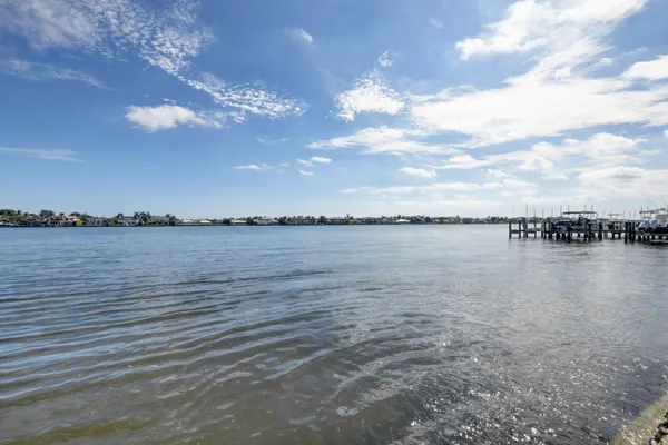 $2,150 | 103 Yacht Club Way, Unit 206, Hypoluxo, FL 33462