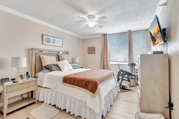 $2,150 | 103 Yacht Club Way, Unit 206, Hypoluxo, FL 33462