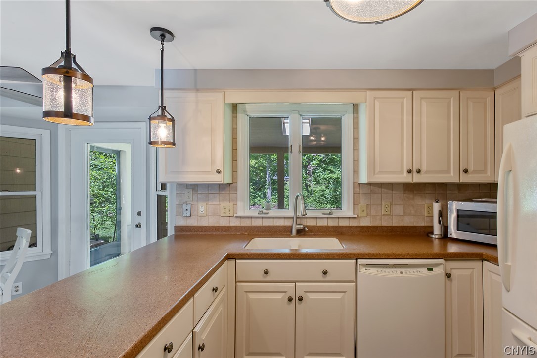 3191 Reston Drive Lysander, NY 13027 - Photo 13 of 50