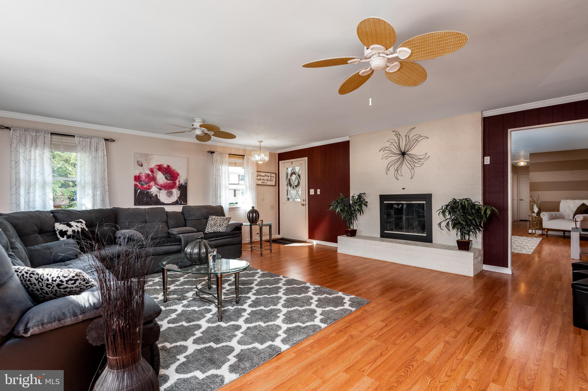 205 Fineview Road Camp Hill, PA 17011 - Photo 8 of 40 Generous living room
