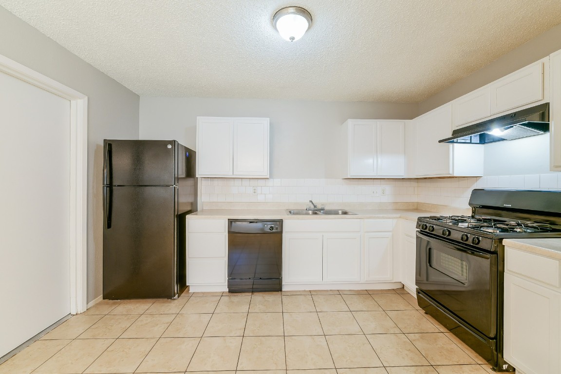 13630 Alon Lane Houston, TX 77014 - Photo 9 of 18