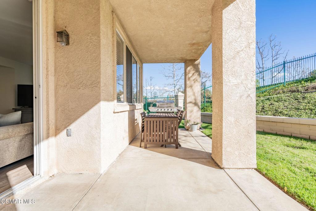 264 Ridgeton Lane, Unit D Simi Valley, CA 93065 - Photo 17 of 33