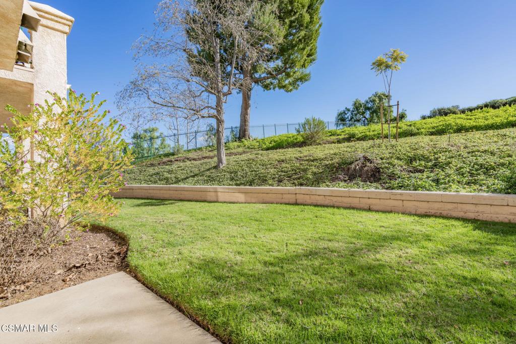 264 Ridgeton Lane, Unit D Simi Valley, CA 93065 - Photo 23 of 33