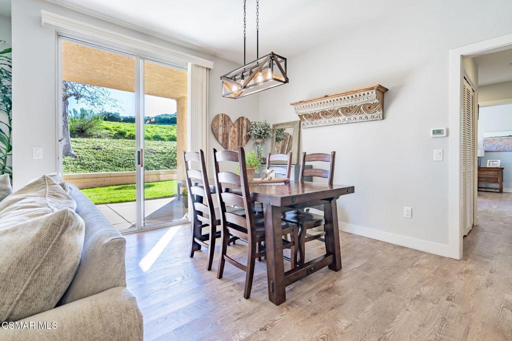 264 Ridgeton Lane, Unit D Simi Valley, CA 93065 - Photo 3 of 33