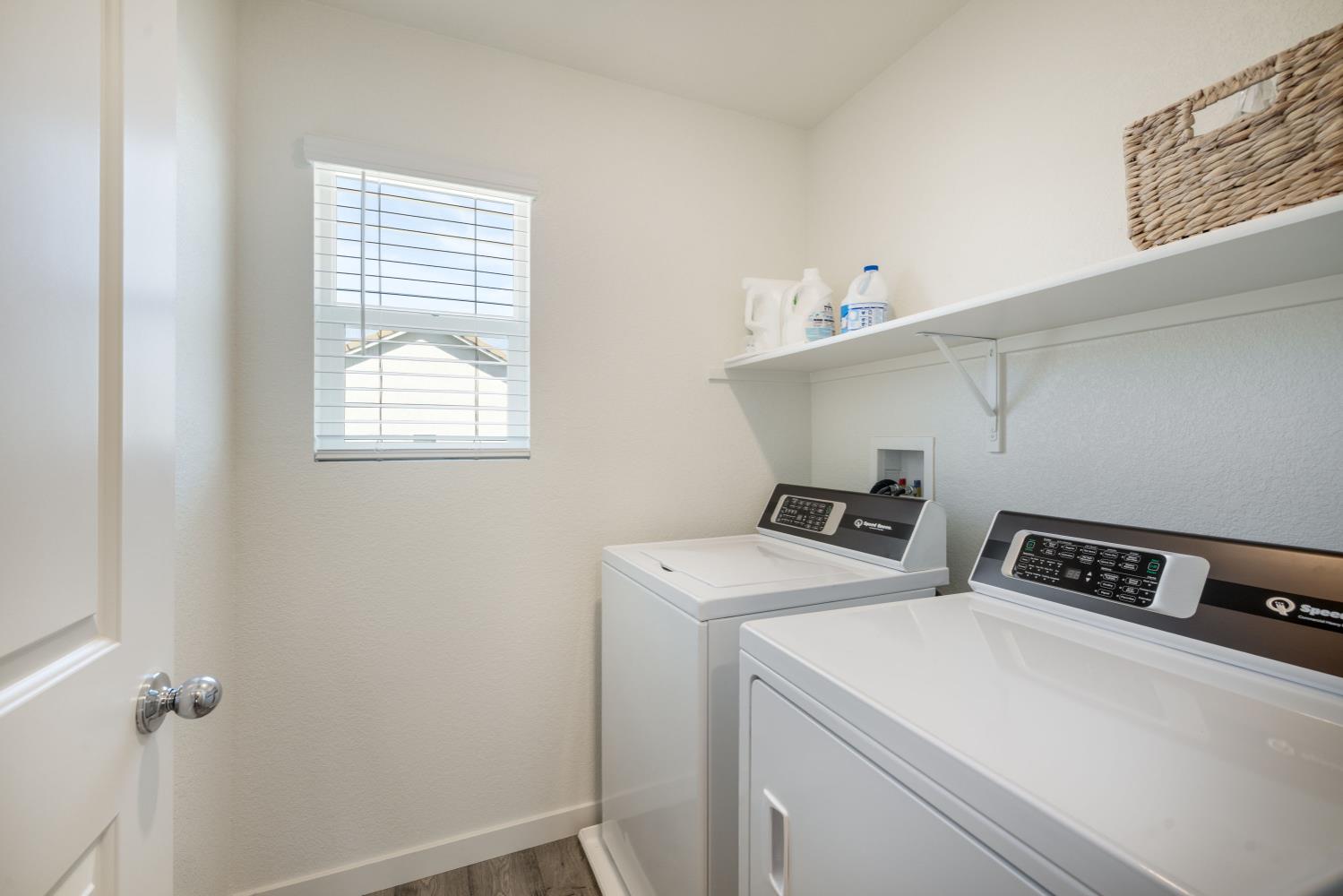 4041 Trailblazer Loop Roseville, CA 95747 - Photo 19 of 23 a utility room with dryer and washer