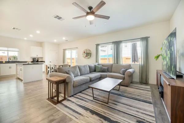 $585,000 | 4041 Trailblazer Loop, Roseville, CA 95747