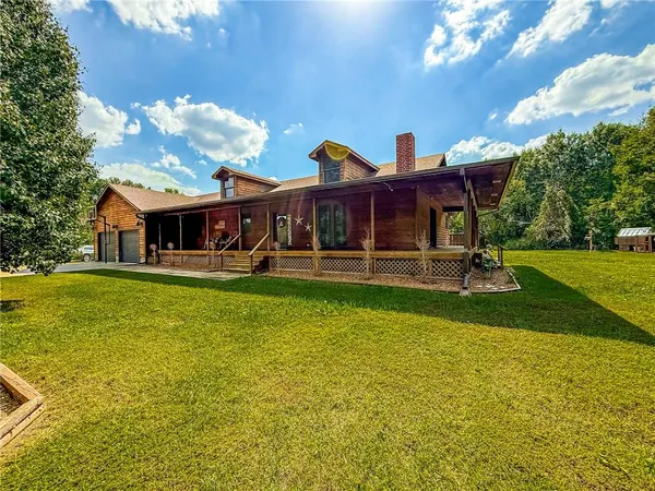 $355,000 | 201 Scaramucci Road, Pittsburg, KS 66762