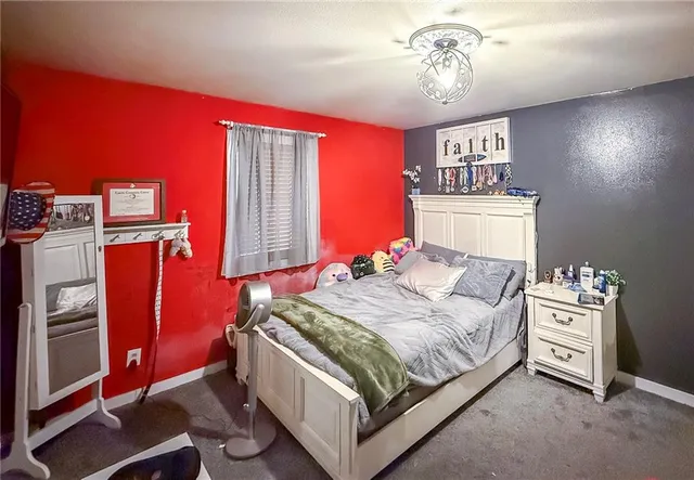 $375,000 | 201 Scaramucci Road, Pittsburg, KS 66762