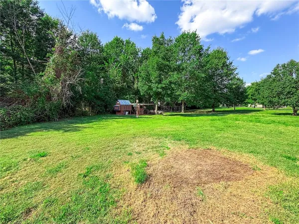 $355,000 | 201 Scaramucci Road, Pittsburg, KS 66762