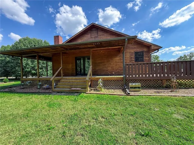 $375,000 | 201 Scaramucci Road, Pittsburg, KS 66762