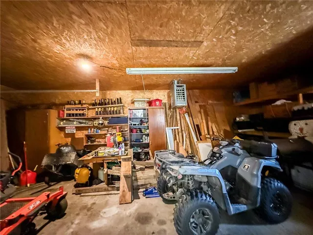 $375,000 | 201 Scaramucci Road, Pittsburg, KS 66762