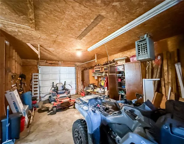 $375,000 | 201 Scaramucci Road, Pittsburg, KS 66762