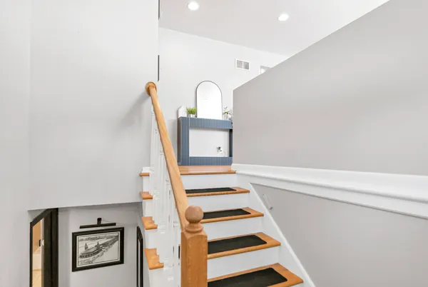 a view of entryway with a front door
