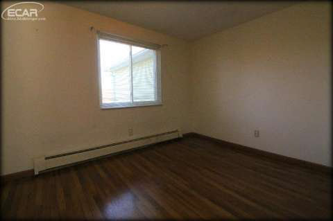7114 Johnson Road Flushing, MI 48433 - Photo 10 of 35 20437314-9.JPG
