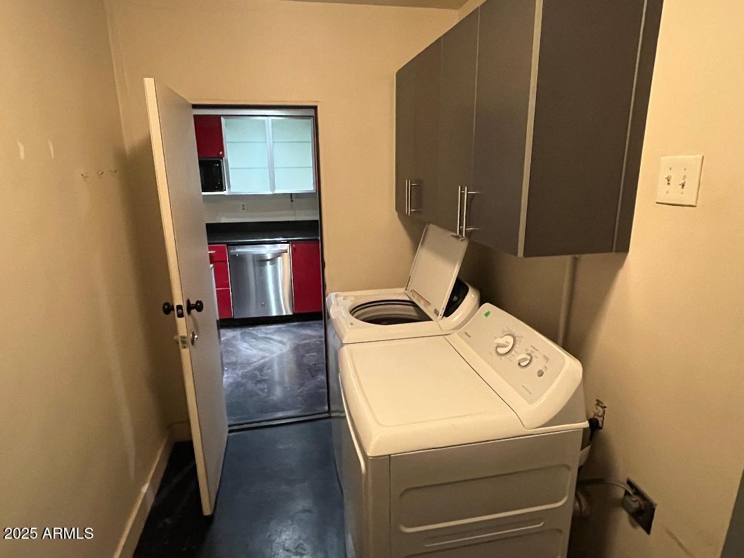1006 East Weldon Avenue Phoenix, AZ 85014 - Photo 12 of 34 a utility room with dryer and washer