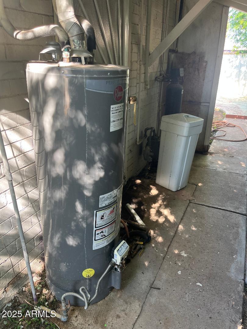 1006 East Weldon Avenue Phoenix, AZ 85014 - Photo 33 of 34 a view of outdoor space