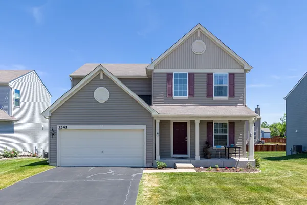 $375,000 | 1541 Bristol Drive, Hampshire, IL 60140